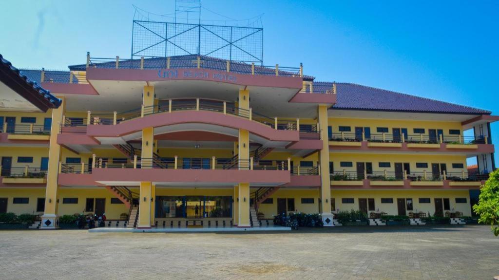Uni Beach Hotel Pangandaran Exteriér fotografie